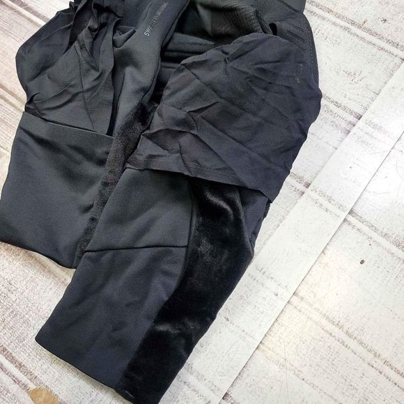 zero cap running hat and weather gloves by On - Picture 10 of 10